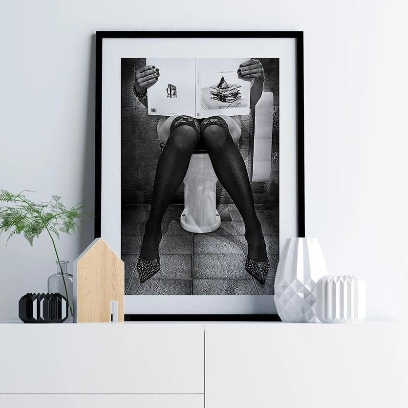 Tableau femme aux toilette cadre